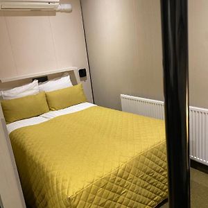 Budget Kamer met een King Size Bed